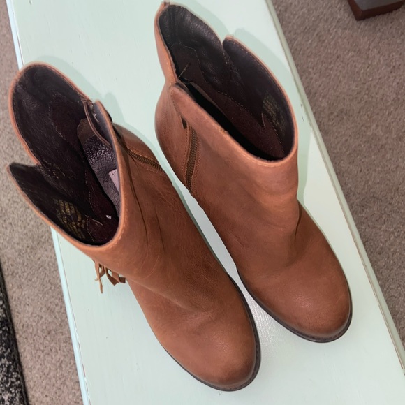 Steve Madden fringe Booties - Picture 4 of 5